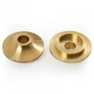 Bouchon en laiton en diamètre 38mm percé d'un trou Ø 10.5mm