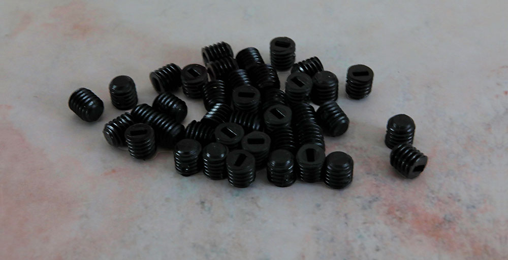 Vis en plastique noir M6 sans tête longueur 6mm vendu en lot de 10, 100 ou  1000 pièces