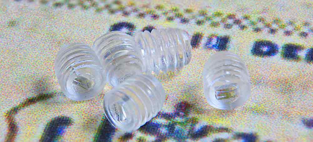 Vis en plastique transparent M4