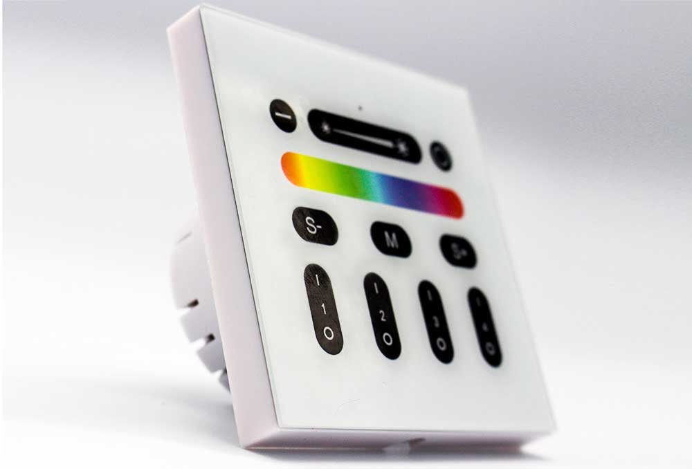 Controleur couleur RGB-W tactile mural avec telecommande quatre bouton